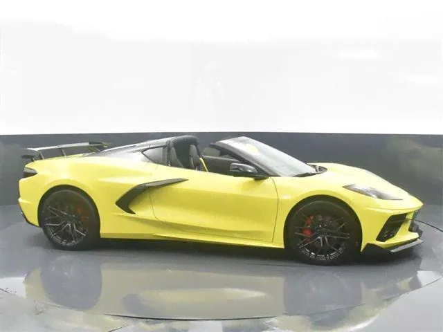 2022 Chevrolet Corvette Stingray w/2LT, пробег 5 км-0