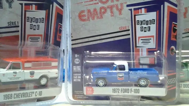 Greenlight Running on Empty Gas Station PICK UP trucks